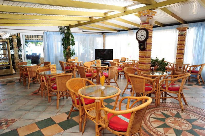 Astoria Hotel Khartata Bagian luar foto